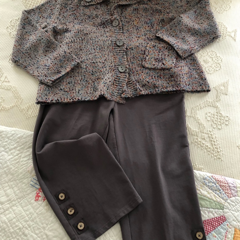 Pants with button accents